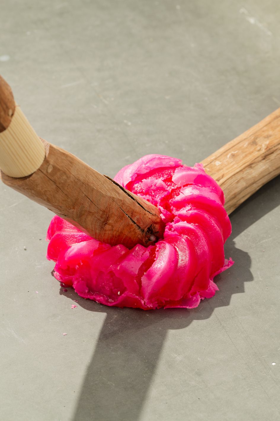 Benjamin_Mouly-Toucher_de_bouche_2024_photo_Aurelien_Mole_courtesy_de_l_artiste_et_des_Tanneries_CACIN_Amilly-029_WEB